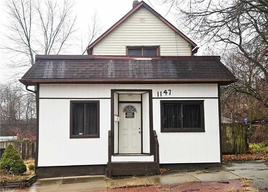1147 Newton Street